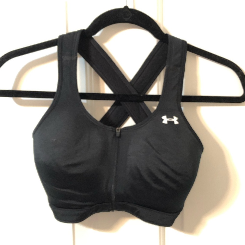 Black sports bra